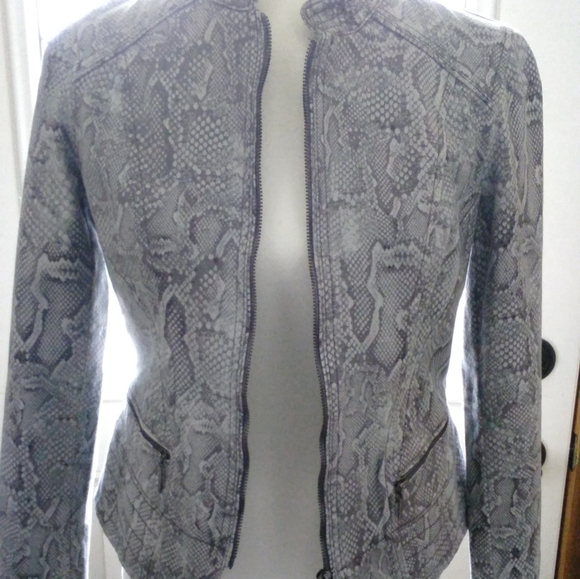 WHBM Gorgeous Python printed Moto Jacket - Picture 6 of 9